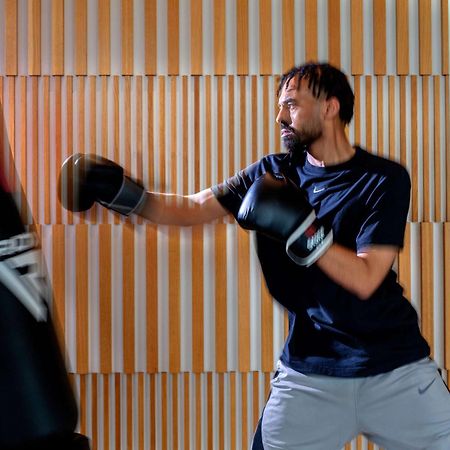 Hyatt Regency Riyadh Olaya Экстерьер фото A boxer training with a heavy bag